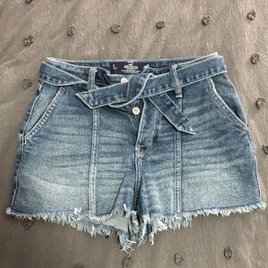 Hollister Women's Frayed Hem Jean Shorts